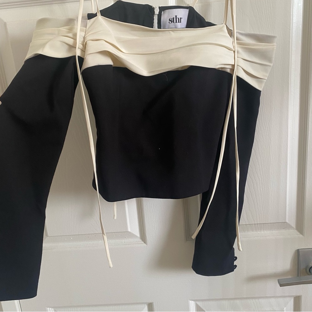 Sthr Studios Black and Cream Off-Shoulder Long Sleeve Top